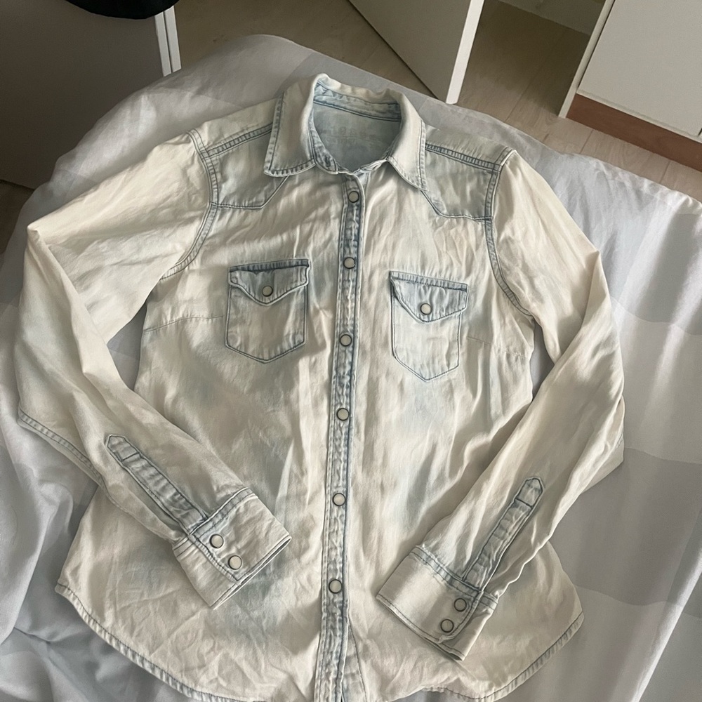 🌸Gap denim shirt